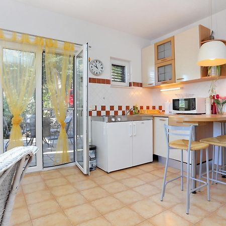 Apartments By The Sea Okrug Donji, Ciovo - 12502 Okrug Gornji Room photo