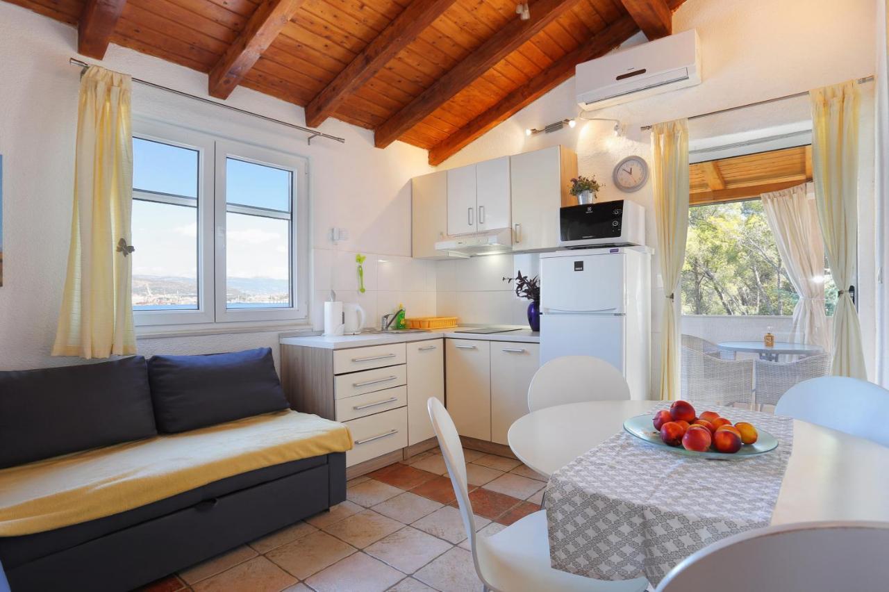Apartments By The Sea Okrug Donji, Ciovo - 12502 Okrug Gornji Exterior photo