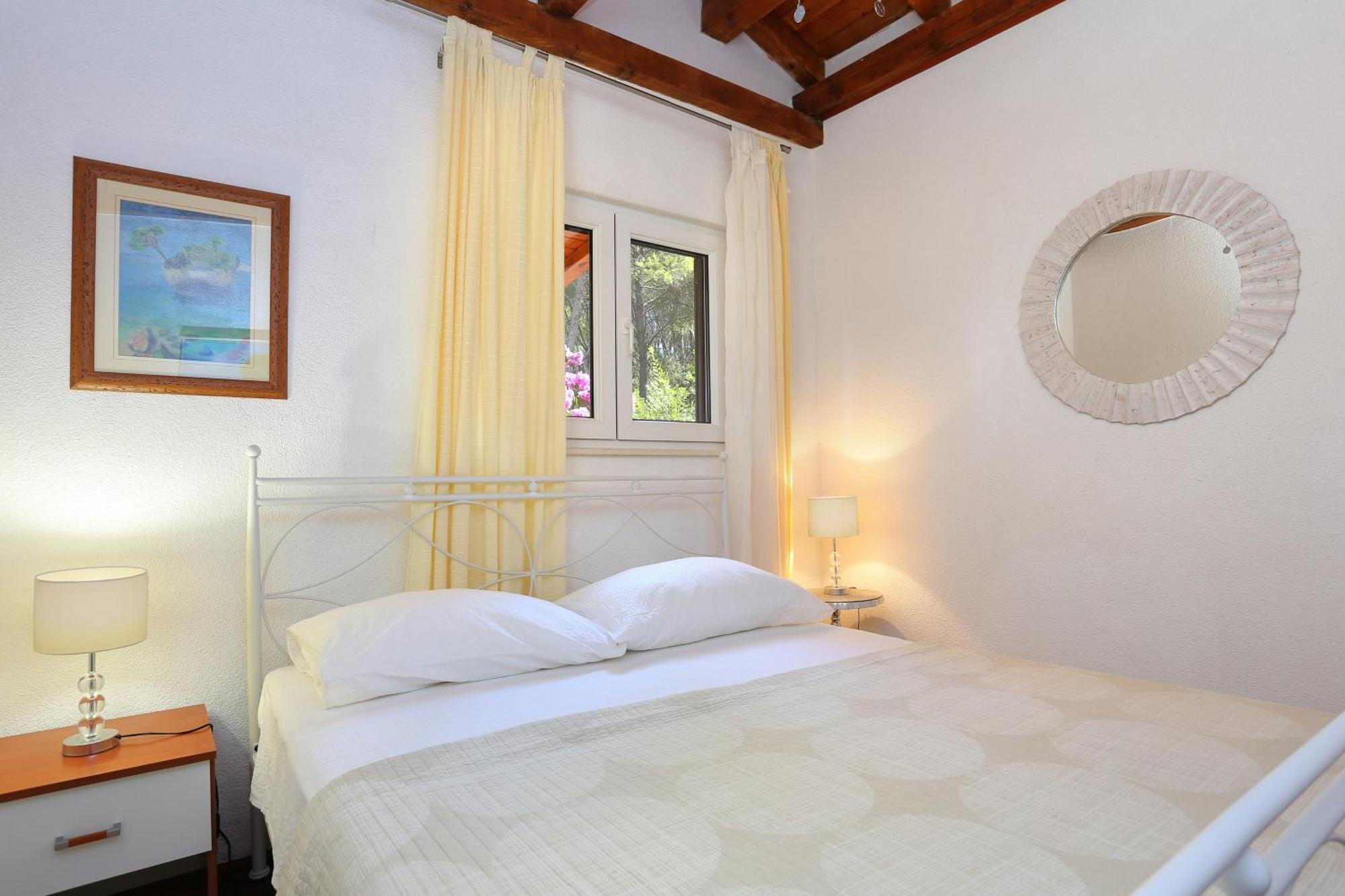 Apartments By The Sea Okrug Donji, Ciovo - 12502 Okrug Gornji Room photo